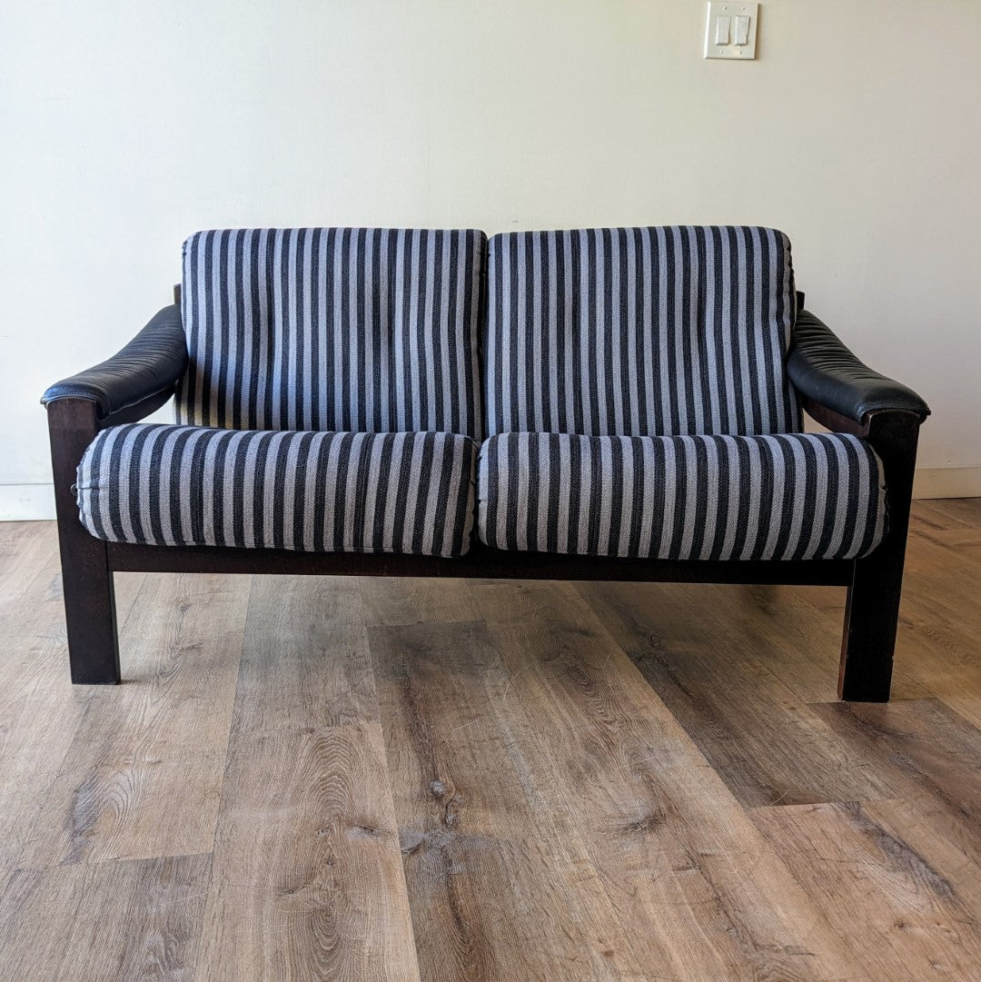 Torbjørn Afdal Loveseat