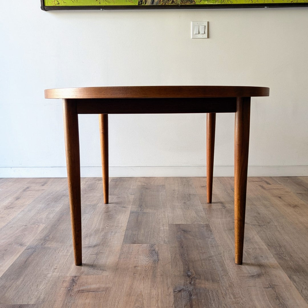 Fornem Mobelkunst Dining Table